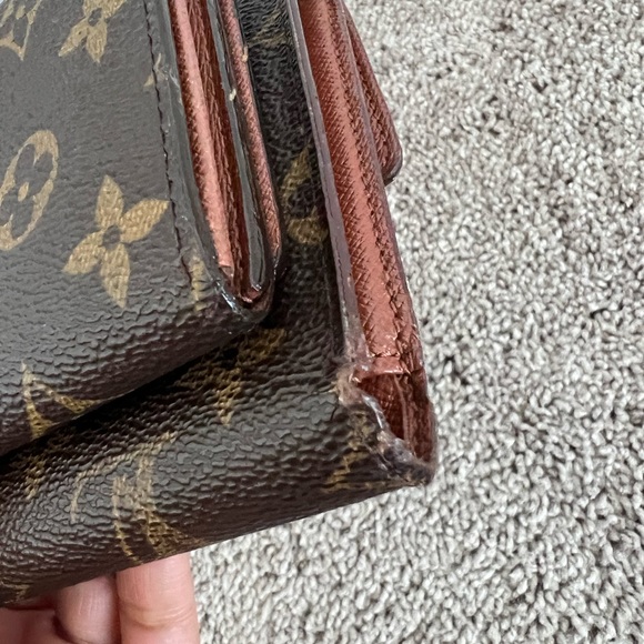 Wallets - Picture 6 of 16